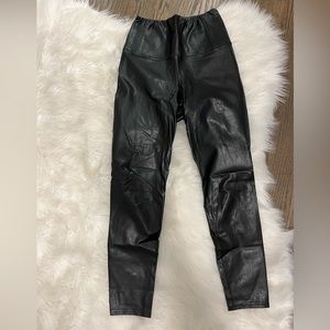 ARITZIA BLACK LEATHER LEGGING